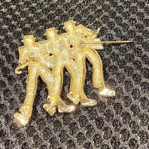 Gold/Silver Tone. Satin Finish Vintage Tap
Dancing Men Brooch Pin - Picture 5 of 7